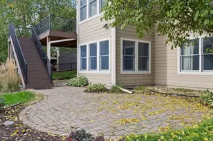 1711 Deephaven Dr, Woodbury, MN 55129 - Photo 17