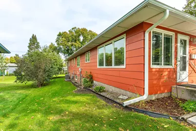 1320 S Mabelle Avenue, Fergus Falls, MN 56537 - Photo 3