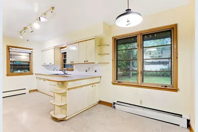 330 10th Avenue SW, Cambridge, MN 55008 - Photo 5