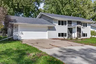 568 Riviera Dr, New Brighton, MN 55112 - Photo 17