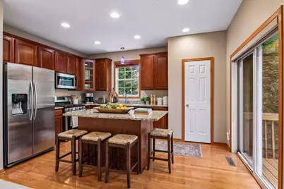 9370 Rath Place, Eden Prairie, MN 55347 - Photo 5