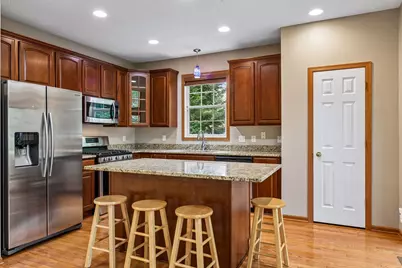 9370 Rath Place, Eden Prairie, MN 55347 - Photo 11