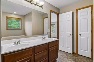 9370 Rath Pl, Eden Prairie, MN 55347 - Photo 23