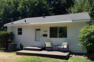 924 Vine St, Hudson, WI 54016 - Photo 1