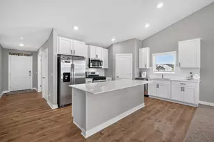 17528 Dunkirk Wy, Lakeville, MN 55044 - Photo 3