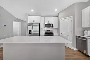 17528 Dunkirk Wy, Lakeville, MN 55044 - Photo 11