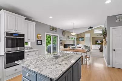 10346 Fallgold Parkway N, Brooklyn Park, MN 55443 - Photo 13