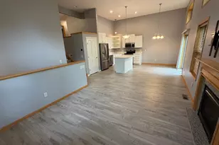 3110 Frontier Dr, Woodbury, MN 55129 - Photo 3