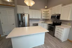 3110 Frontier Dr, Woodbury, MN 55129 - Photo 5