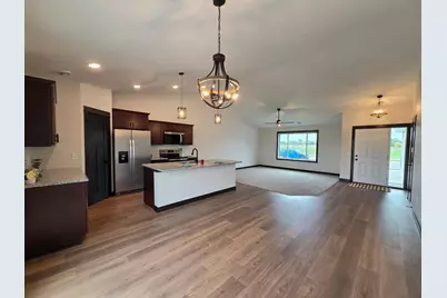 1088 Cullen Street, Saint Peter, MN 56082 - Photo 9
