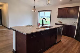 1088 Cullen St, Saint Peter, MN 56082 - Photo 5