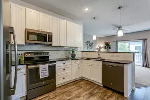 2686 New Century Pl E, Maplewood, MN 55119 - Photo 5