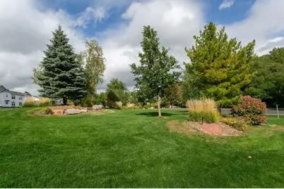 2686 New Century Place E, Maplewood, MN 55119 - Photo 27