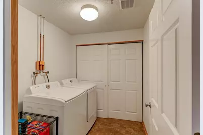 2686 New Century Place E, Maplewood, MN 55119 - Photo 21