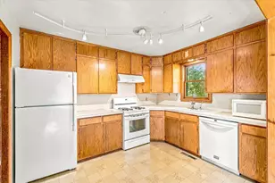 240 S Eliot Ave, Rush City, MN 55069 - Photo 9