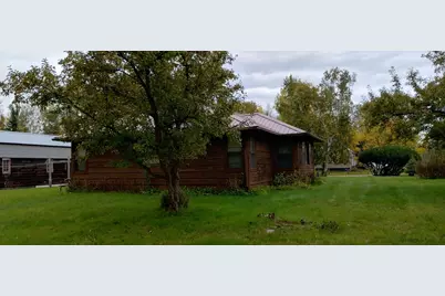 208 Pine Avenue NW, Bagley, MN 56621 - Photo 3