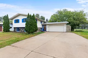 8016 Brunswick Ave N, Brooklyn Park, MN 55443 - Photo 3