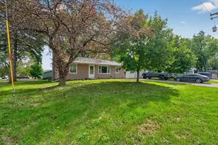 406 N Division St, Roberts, WI 54023 - Photo 23