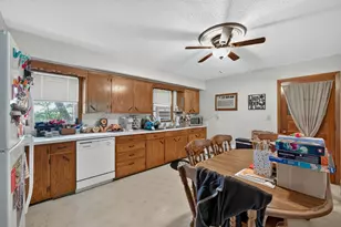 406 N Division St, Roberts, WI 54023 - Photo 7
