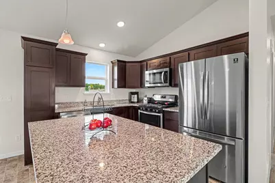 1304 Mulberry Avenue NE, Montgomery, MN 56069 - Photo 7
