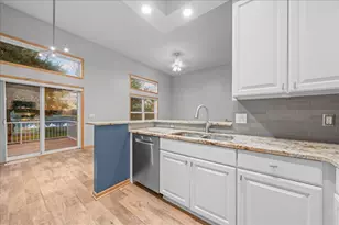 2226 St Johns Cir, Woodbury, MN 55129 - Photo 5