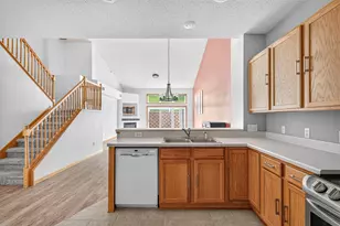 4527 Bloomberg Ln, Inver Grove Heights, MN 55076 - Photo 15
