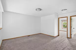 4527 Bloomberg Ln, Inver Grove Heights, MN 55076 - Photo 23