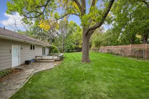 10800 Oak Knoll Terrace N, Minnetonka, MN 55305 - Photo 23