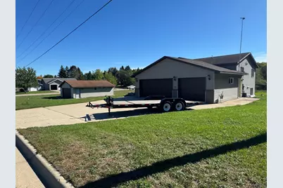 527 Madison Avenue SE, Wadena, MN 56482 - Photo 3