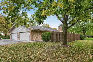 2261 Wildwood Cir, Minnetonka, MN 55305 - Photo 3
