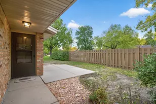 2261 Wildwood Cir, Minnetonka, MN 55305 - Photo 3