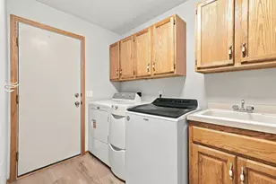 1320 Wildflower Ln, Chaska, MN 55318 - Photo 39