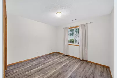 670 Monn Avenue, Vadnais Heights, MN 55127 - Photo 17