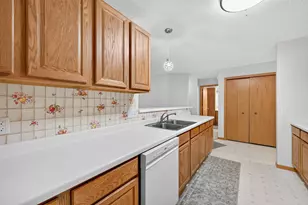670 Monn Ave, Vadnais Heights, MN 55127 - Photo 7
