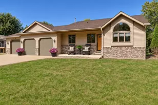 606 Columbus Ave S, New Prague, MN 56071 - Photo 1