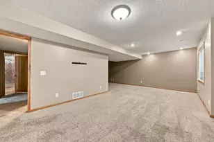 17716 Hyde Park Ave, Lakeville, MN 55044 - Photo 57