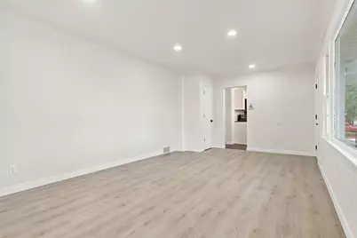 1038 Larpenteur Avenue W, Saint Paul, MN 55113 - Photo 11