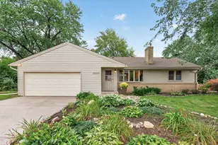 13819 Bellevue Dr, Minnetonka, MN 55345 - Photo 39