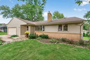 13819 Bellevue Dr, Minnetonka, MN 55345 - Photo 3