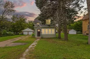 917 Bridge Ave, Albert Lea, MN 56007 - Photo 3