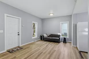 2015 2nd St, Eau Claire, WI 54703 - Photo 3