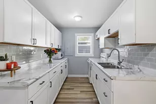2015 2nd St, Eau Claire, WI 54703 - Photo 7