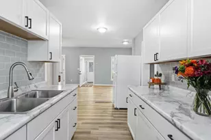 2015 2nd St, Eau Claire, WI 54703 - Photo 9