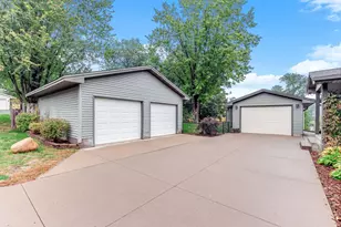 727 Riverside Dr N, Hudson, WI 54016 - Photo 3