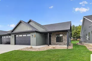 743 Kodiak Dr NW, Stewartville, MN 55976 - Photo 1