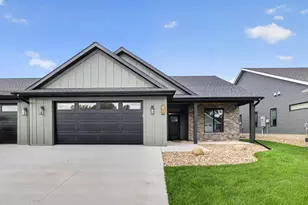 743 Kodiak Dr NW, Stewartville, MN 55976 - Photo 3