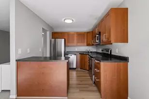 10237 Arrowwood Dr, Eden Prairie, MN 55347 - Photo 13
