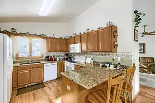 1186 Winter Ct, Hastings, MN 55033 - Photo 5