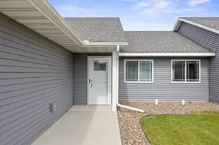 38820 Maple Ct, North Branch, MN 55056 - Photo 3