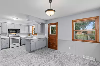 5705 Phoenix Street, Golden Valley, MN 55422 - Photo 11